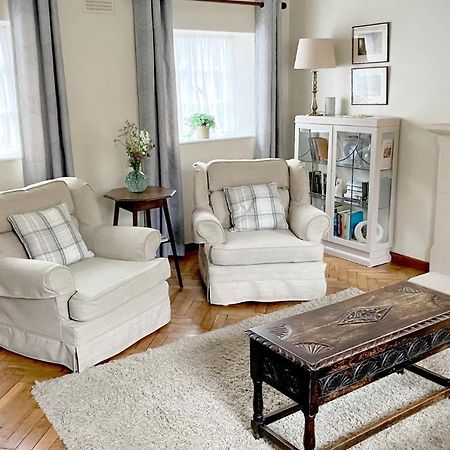 Box Cottage Бродвей Екстер'єр фото