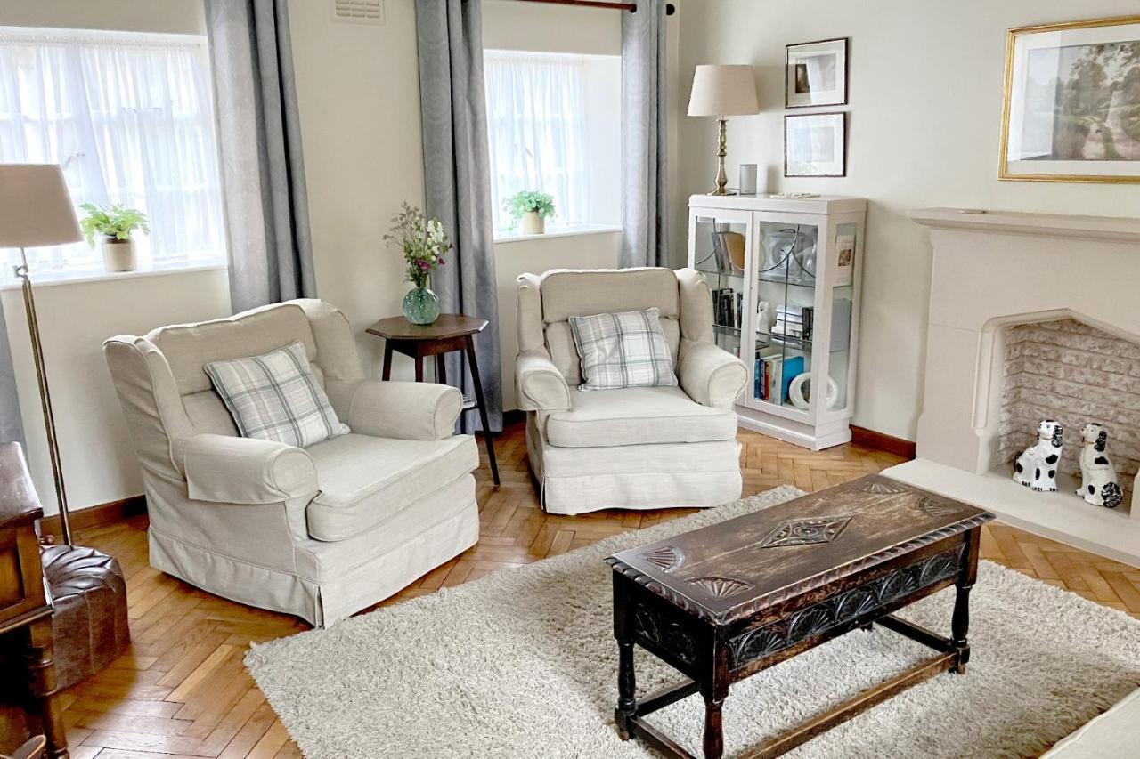 Box Cottage Бродвей Екстер'єр фото